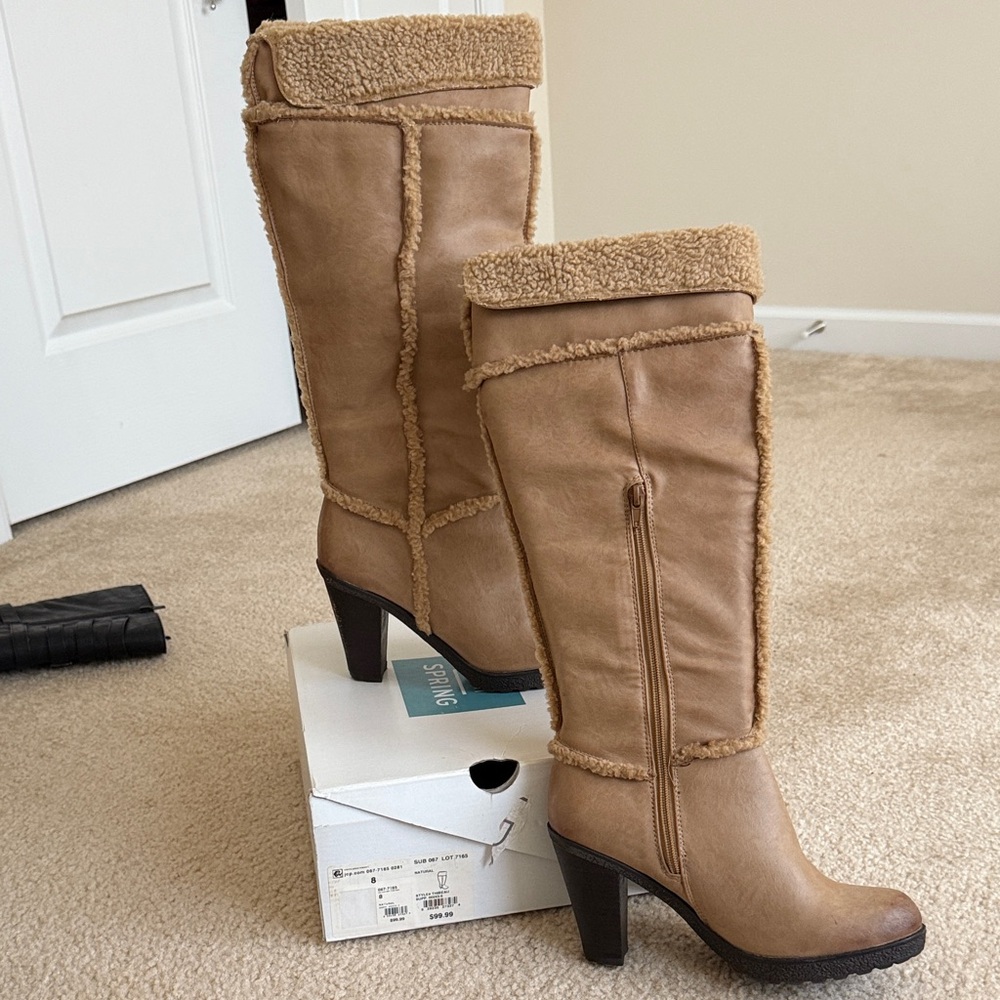 Like New - In Box Women's Tan Shearling-Lined Boots